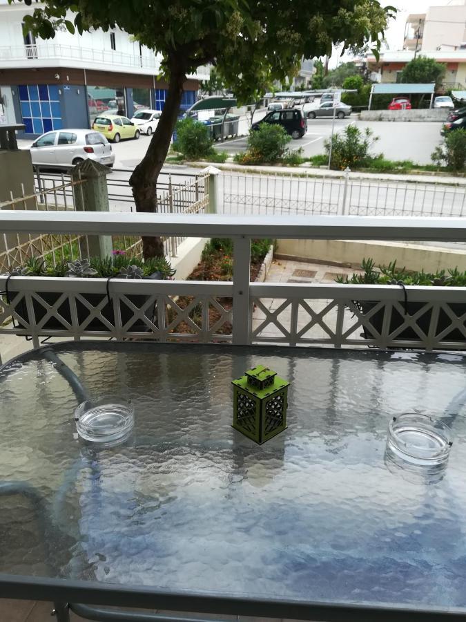 Apartment Ey Zhn Néa Khilí Exterior foto